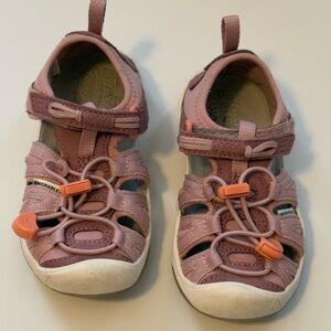 Pink keen sandals little girls size 8